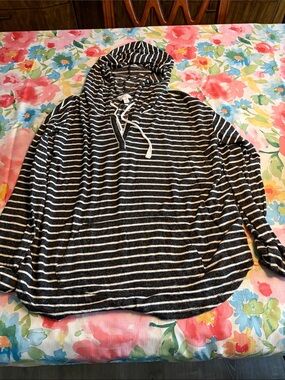 Market & Spruce Black and White Striped Hooded Pullover - Light weight size XL